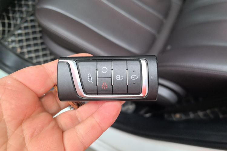 广汽传祺 传祺M6 2019款 270T 自动尊享版（七座）国V中控内饰7001