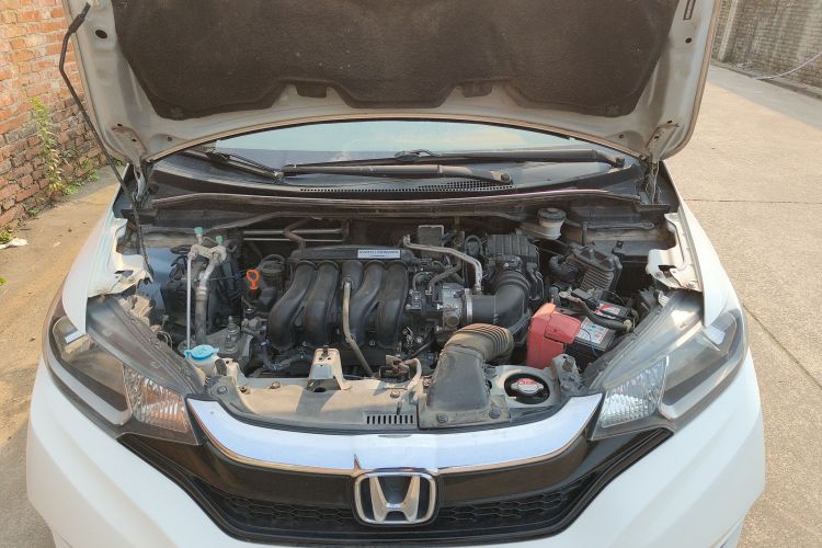 本田 飞度 2018款 1.5L CVT舒适版机舱底盘24