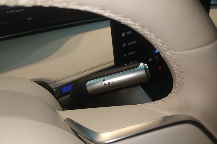 鸿蒙智行 享界S9 2024款 纯电 Ultra 四驱旗舰版中控内饰18