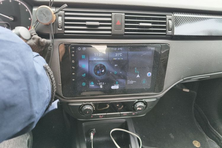 观致3 2018款 三厢 1.6L 自动领先型中控内饰16