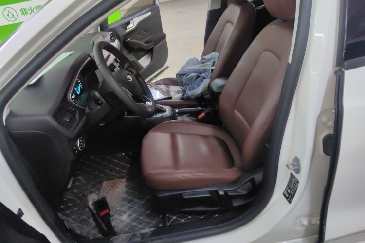 福特 福克斯 2020款 三厢 1.5L 自动锋跃型中控内饰19