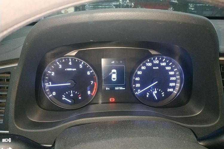 现代 领动 2016款 1.6L 手动智炫·活力型中控内饰14