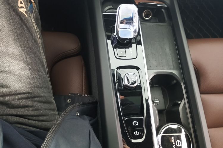 沃尔沃XC60 2025款 B5 四驱智远豪华版中控内饰18