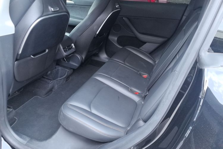 特斯拉 Model Y 2021款 长续航全轮驱动版中控内饰21