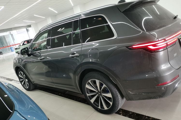 理想汽车 理想ONE 2020款 增程6座版车身外观4