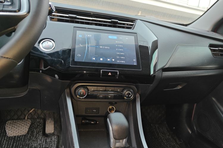 奇瑞 瑞虎3X 2021款 PLUS 1.5L CVT痛快红枣版II型中控内饰16