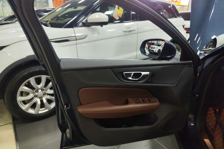 沃尔沃S60 2022款 B4 智逸豪华版中控内饰7007