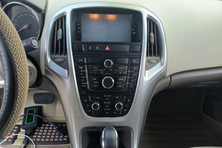 别克 英朗 2013款 GT 1.6L 自动时尚版局部细节16