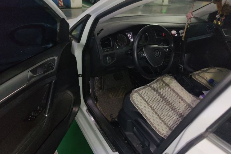 大众 高尔夫 2019款 1.6L 自动舒适型 国V中控内饰20