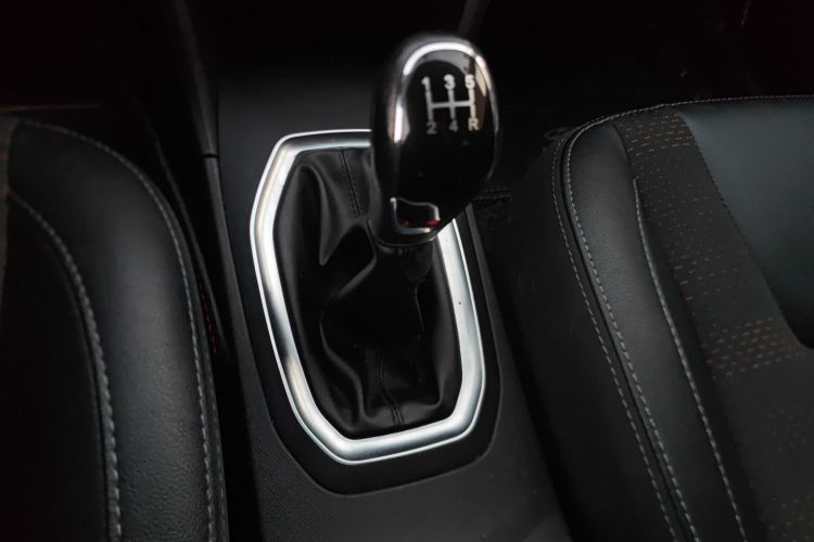 奇瑞 瑞虎3X 2018款 1.5L 手动精英版局部细节18