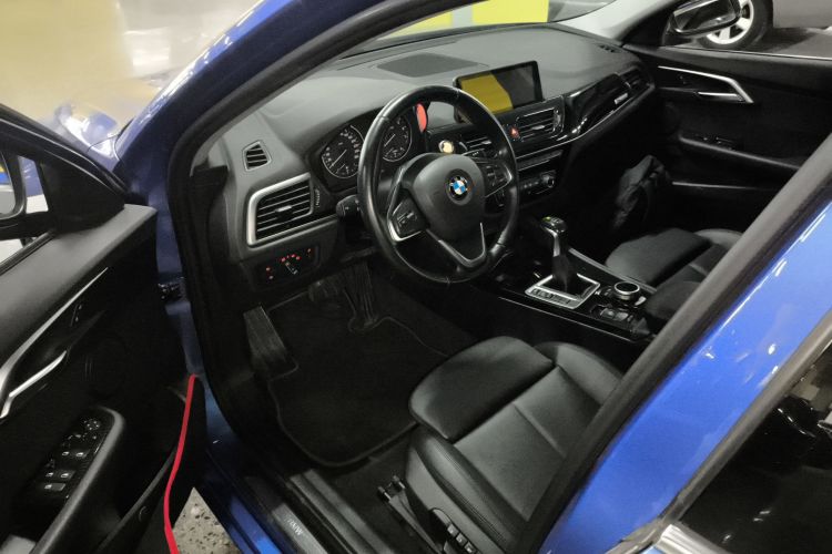 宝马1系 2017款 118i 运动型中控内饰20