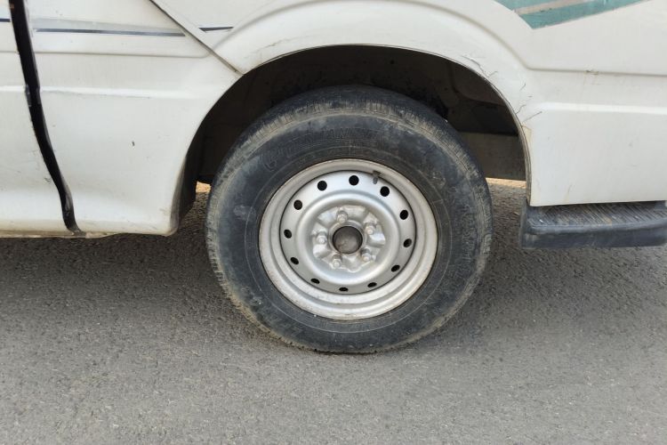 金杯 海狮 2014款 2.0L第五代快运王商务型4G21B车身外观10