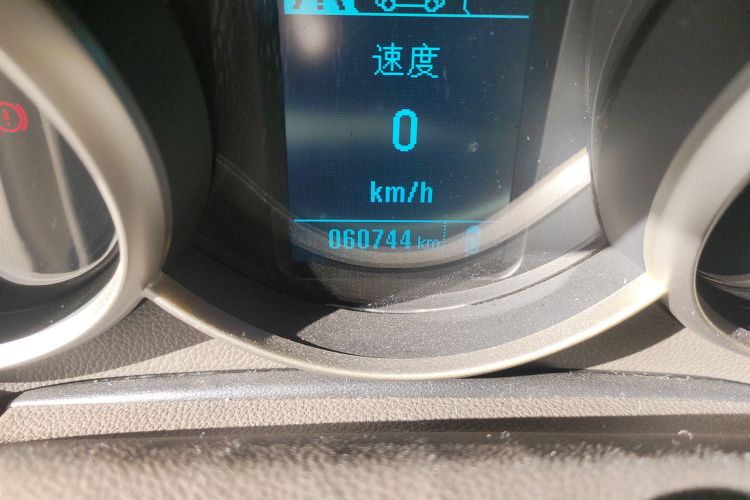 雪佛兰 科鲁兹 2015款 1.5L 经典 SL MT中控内饰15