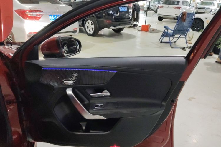 奔驰A级 2019款 改款 A 200 L 运动轿车中控内饰7005