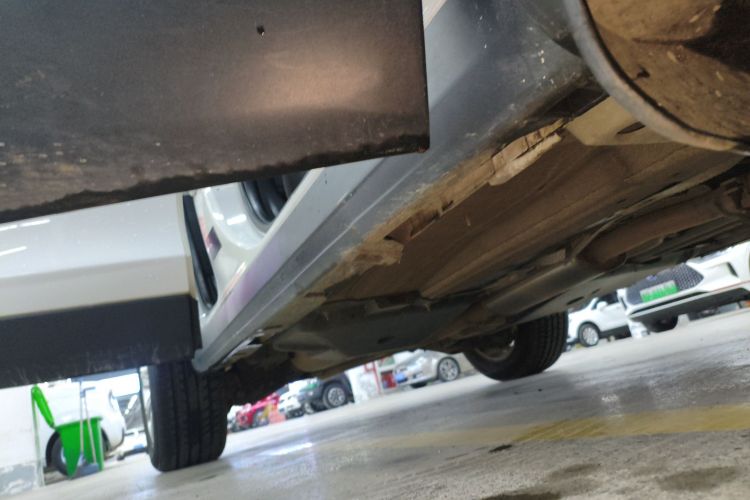 路虎 发现神行 2018款 240PS SE版局部细节9001