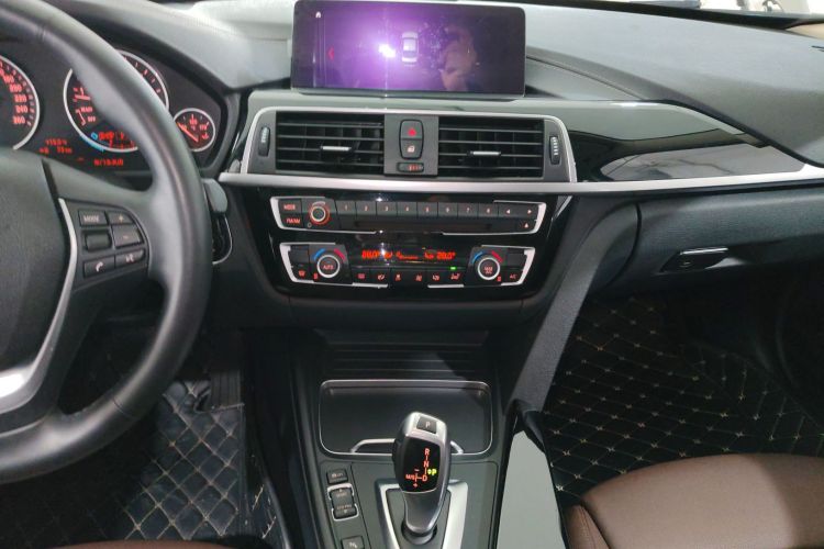 宝马3系 2019款 320Li 时尚型局部细节16