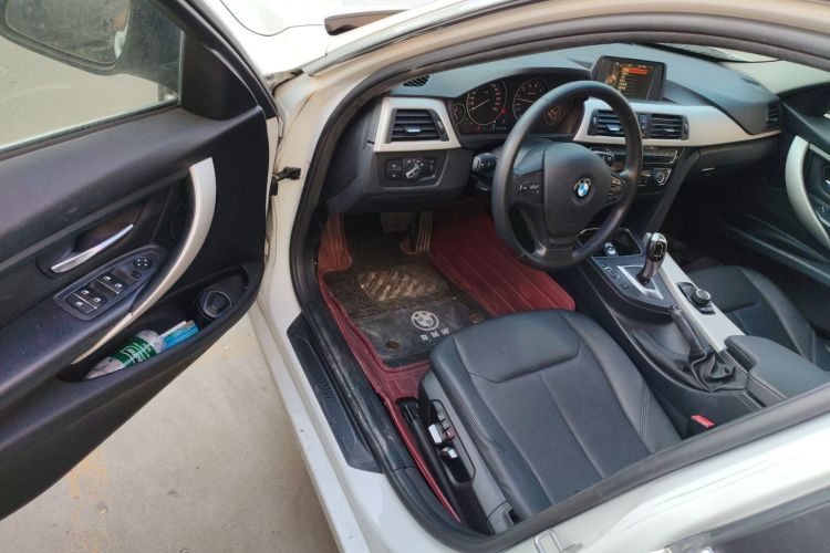 宝马3系 2016款 320Li 进取型中控内饰20