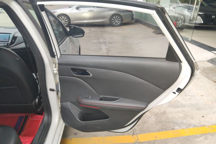 雪佛兰 科鲁泽 2020款 轻混 RS 330T 自动畅快版中控内饰7006