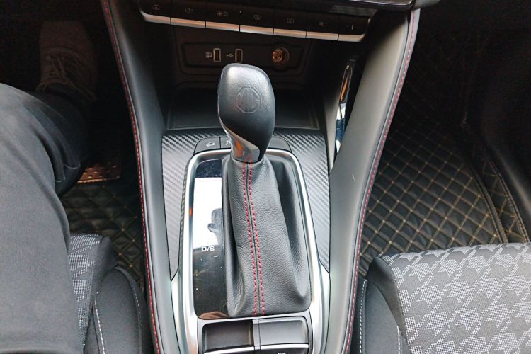 名爵ZS 2020款 180DVVT 自动UP中控内饰18