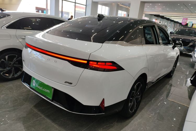 小鹏P5 2021款 550G车身外观7