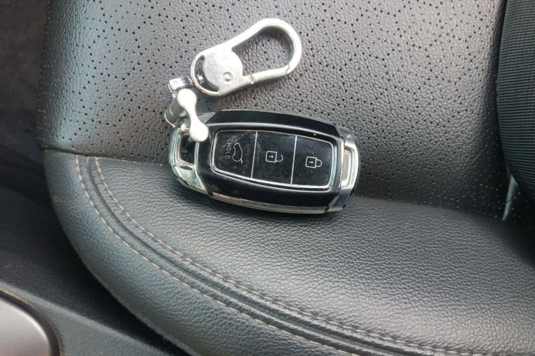 北京现代ix35 2018款 2.0L 自动两驱智勇·畅享版中控内饰11