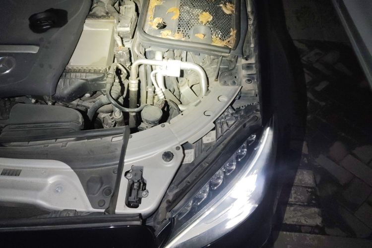 奔驰C级 2018款 C 180 L 时尚型运动版局部细节9007