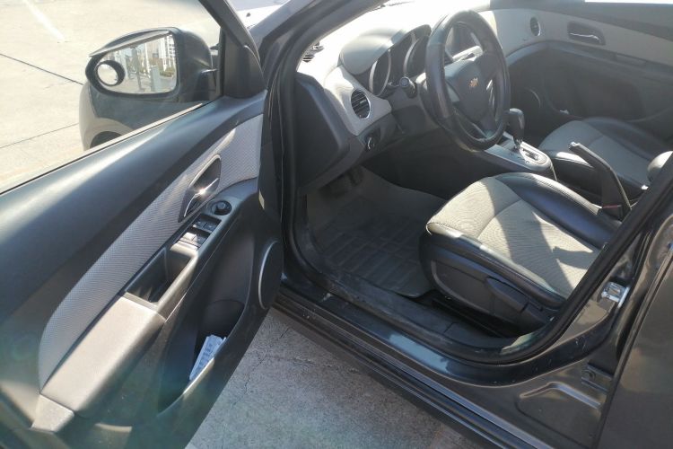 雪佛兰 科鲁兹 2013款 1.8L SE AT中控内饰20