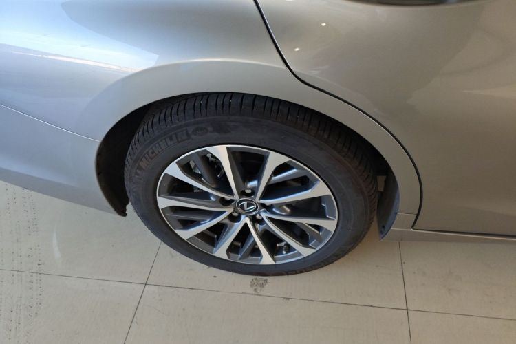 雷克萨斯ES 2025款 300h 臻享版车身外观6003