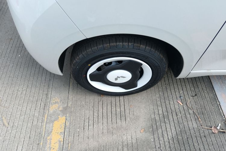 五菱汽车 宏光MINIEV 2024款 第三代 215km 青春版车身外观6007