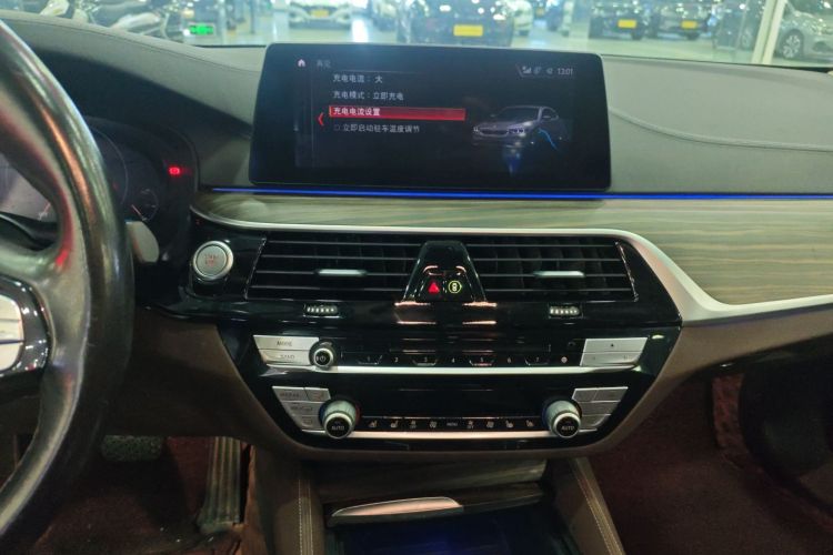宝马5系新能源 2019款 改款 530Le 豪华套装中控内饰16