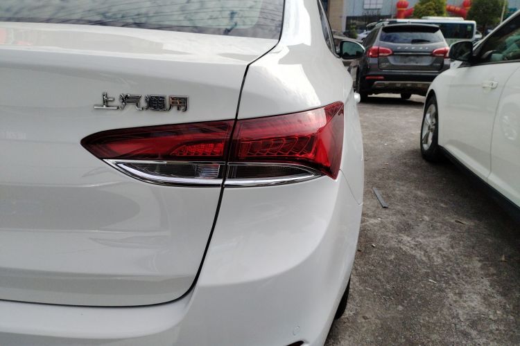别克 英朗 2021款 改款 典范 1.5L 自动精英型车身外观9