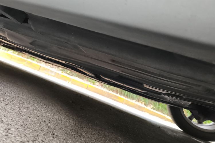 奔驰E级 2021款 改款 E 300 L 运动时尚型局部细节9003