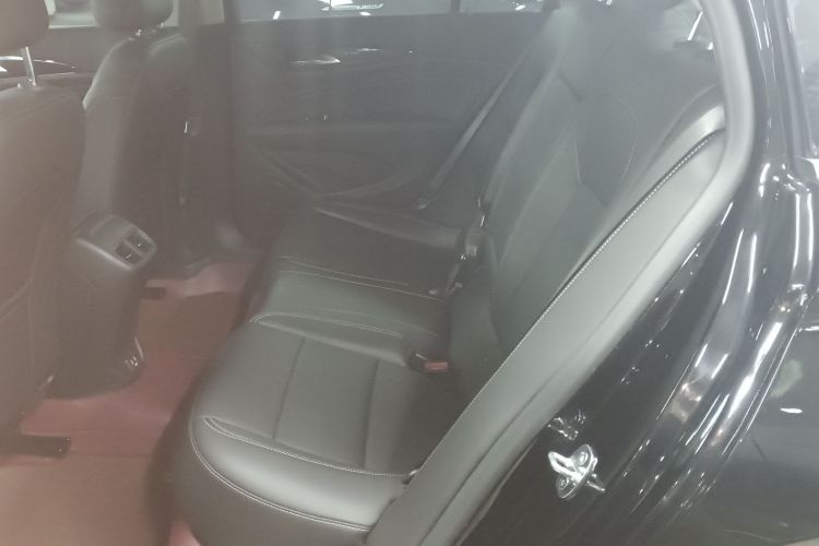 别克 君威 2024款 25T 超享版中控内饰21