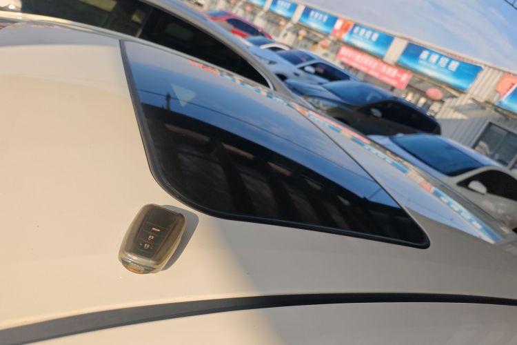 丰田 卡罗拉 2021款 双擎 1.8L E-CVT精英版局部细节57