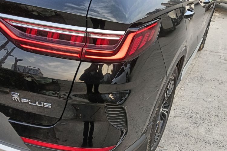 比亚迪 宋PLUS 2020款 1.5T 自动旗舰型车身外观9