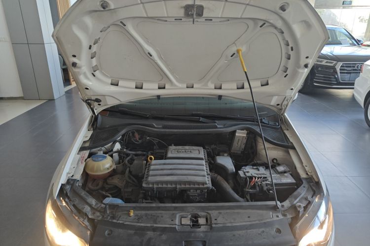 大众 Polo 2018款 1.5L 自动安驾型机舱底盘24