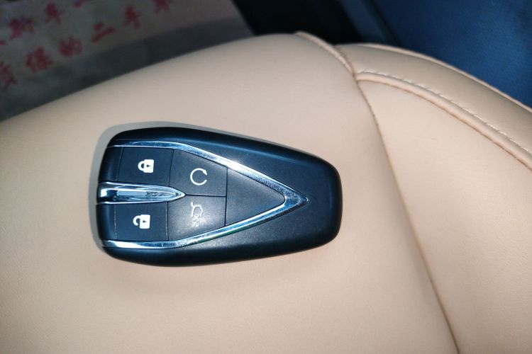 长安UNI-K 2023款 2.0T 两驱悦享型中控内饰7001