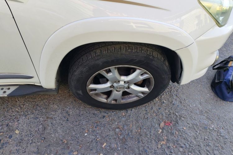 丰田 RAV4荣放 2011款 2.0L 自动豪华版车身外观10