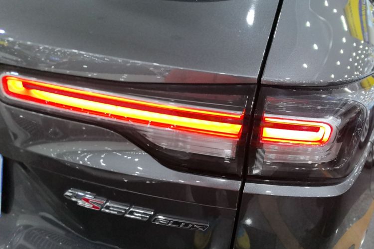 长安CS55PLUS 2022款 第二代 1.5T DCT尊贵型车身外观6001