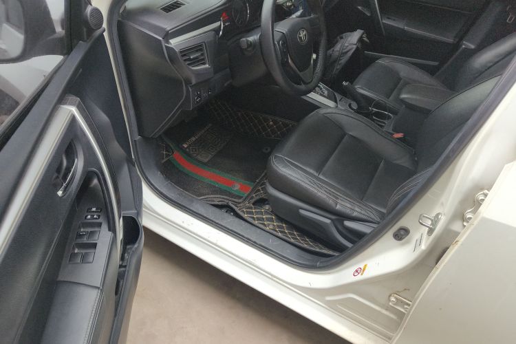 丰田 卡罗拉 2014款 1.6L CVT GL-i真皮版中控内饰20