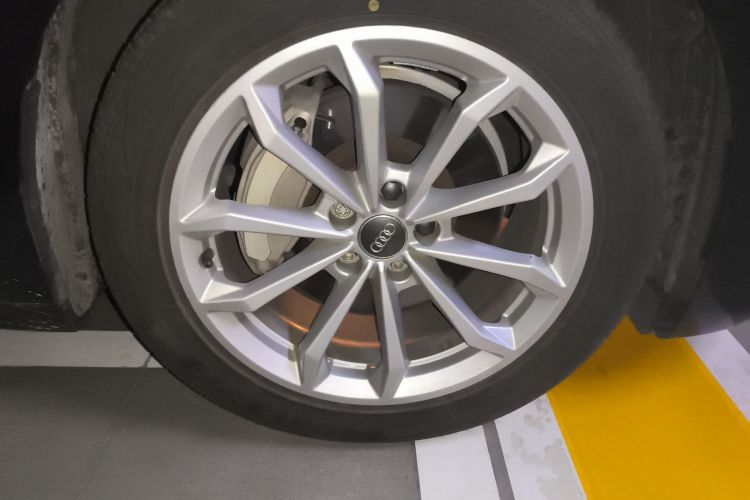 奥迪A6L 2020款 40 TFSI 豪华致雅型车身外观10