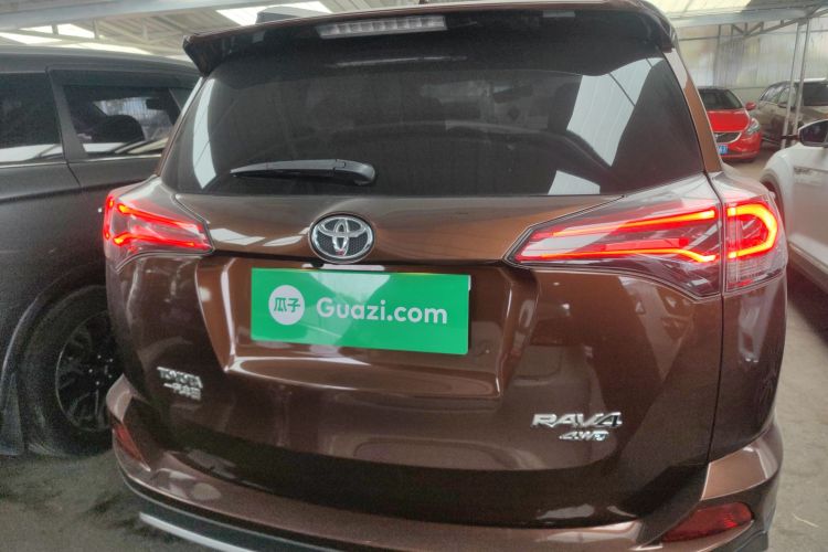 丰田 RAV4荣放 2016款 2.5L 自动四驱精英版车身外观6004