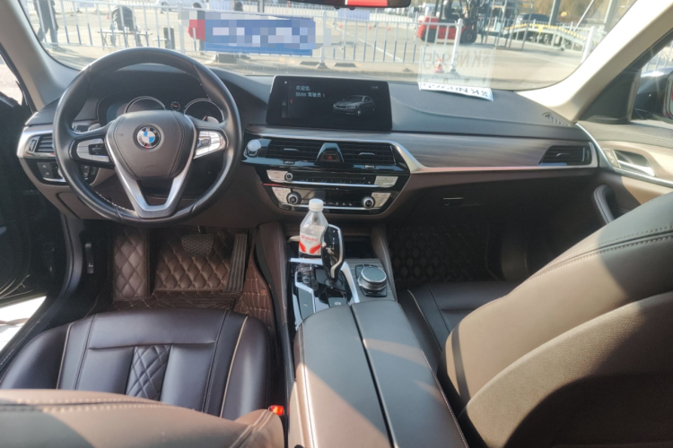 宝马5系 2018款 改款 530Li 领先型 豪华套装中控内饰12