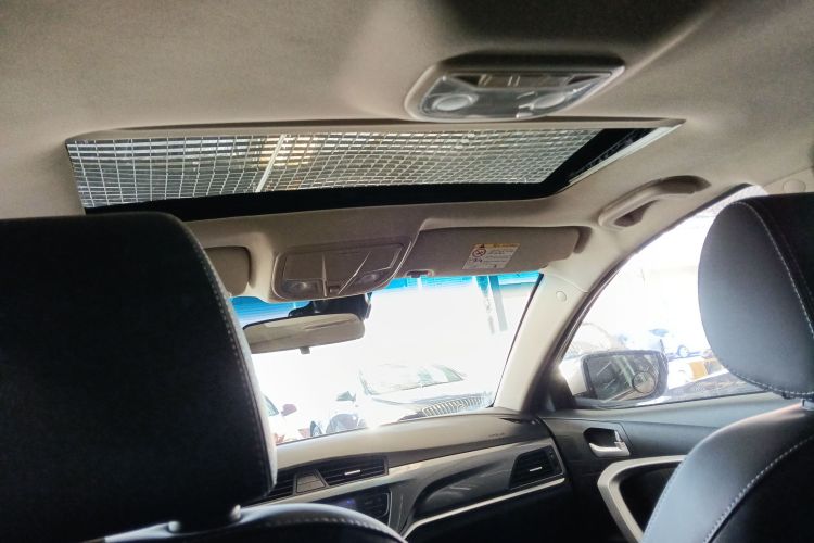 吉利汽车 帝豪 2017款 三厢百万款 1.5L CVT向上版中控内饰22