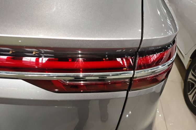 吉利汽车 星越L 2021款 2.0TD DCT EVO两驱尊贵型车身外观9