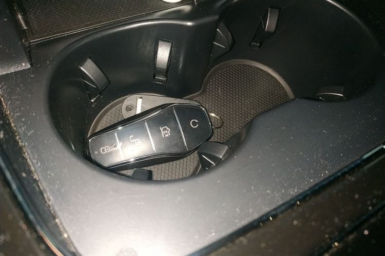 比亚迪 汉 2025款 DM-i 125KM精英型中控内饰7001