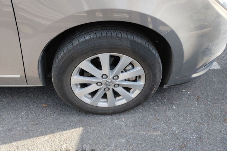 别克GL8 2017款 25S 豪华型 国V车身外观6007