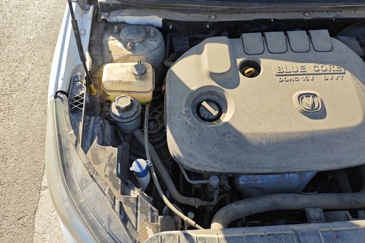 长安 逸动 2016款 1.6L 自动风尚型局部细节9006