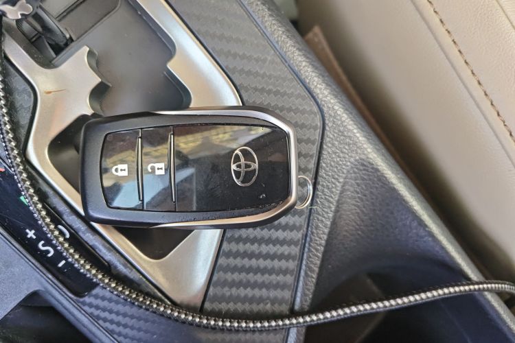 丰田 RAV4荣放 2015款 2.5L 自动四驱精英版中控内饰11