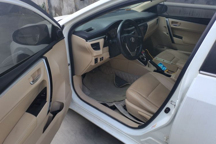 丰田 卡罗拉 2016款 双擎 1.8L E-CVT精英版中控内饰20